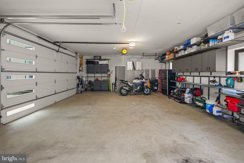7404 SPORTSMAN DRIVE