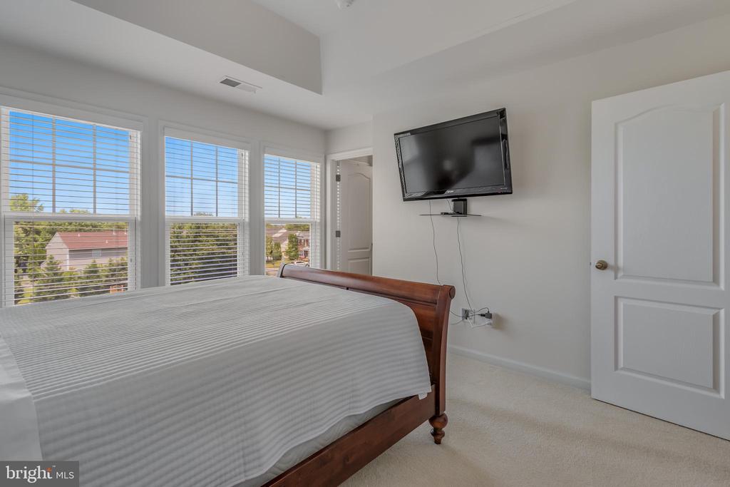 43284 NOVI TERRACE