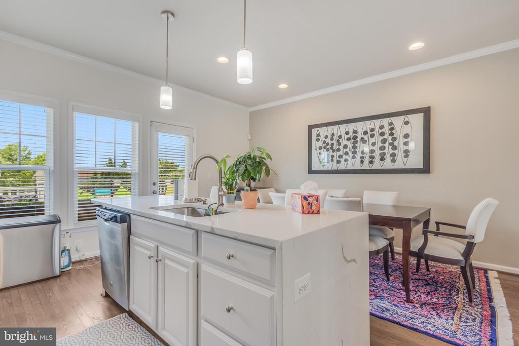 43284 NOVI TERRACE