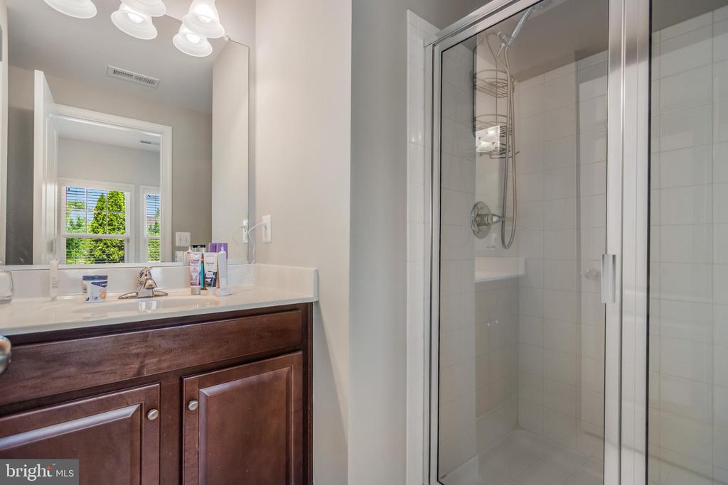 43284 NOVI TERRACE
