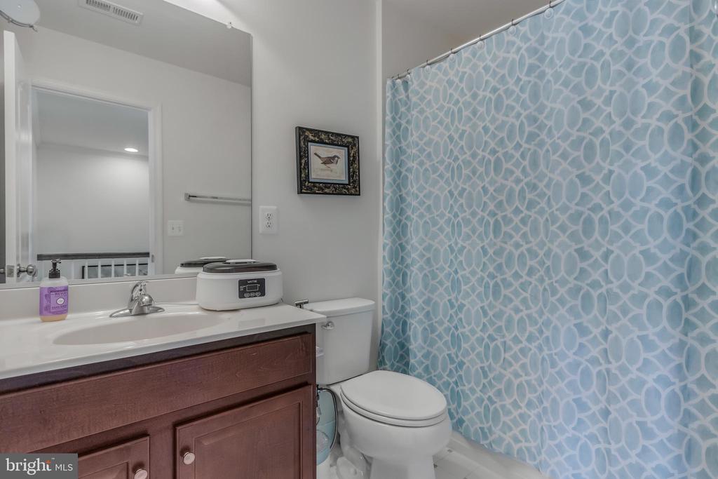 43284 NOVI TERRACE