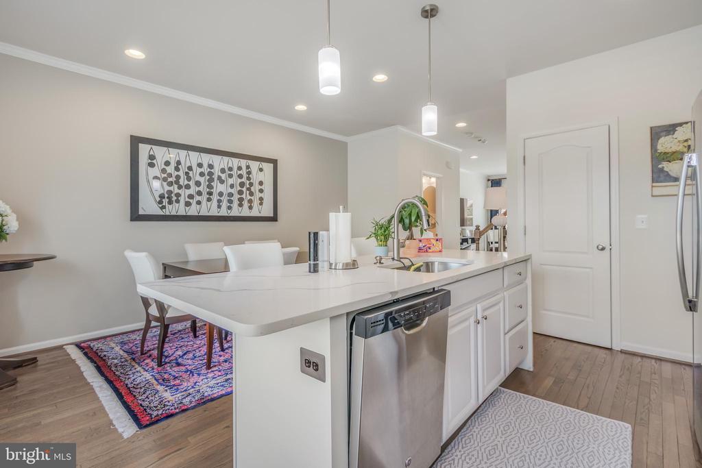 43284 NOVI TERRACE