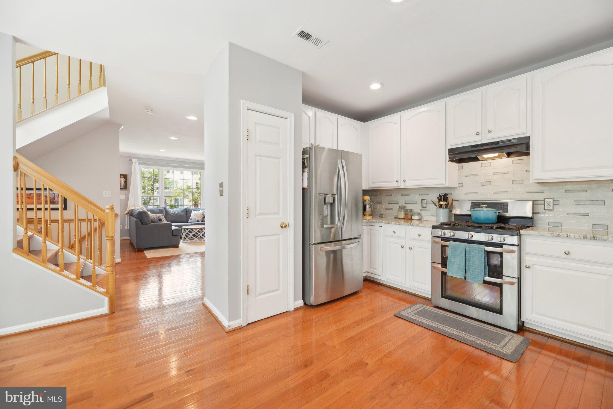 8905 STABLE FOREST PLACE