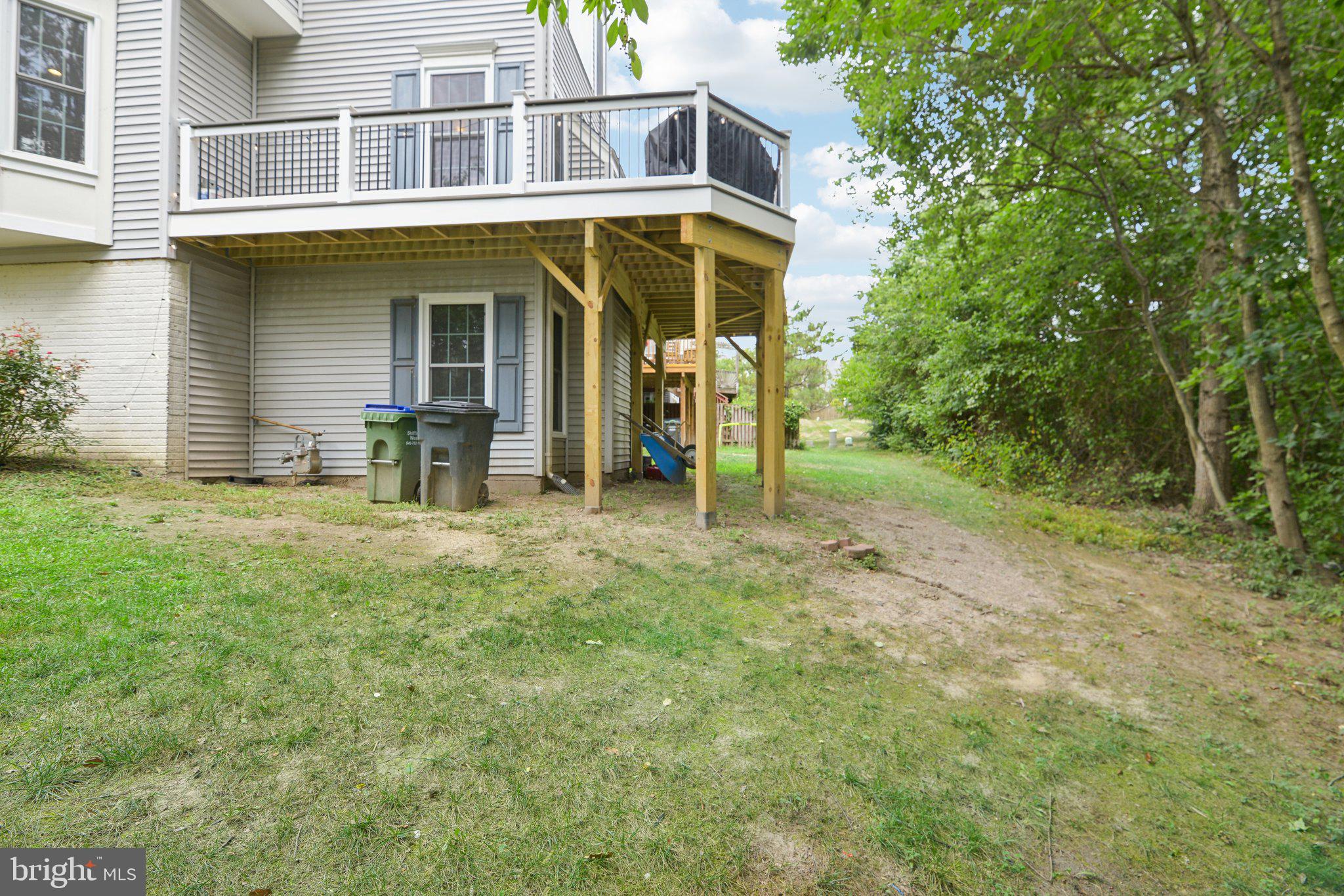 8905 STABLE FOREST PLACE