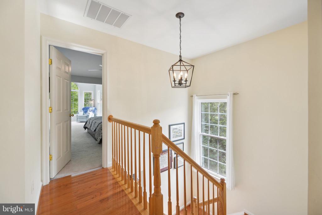 8905 STABLE FOREST PLACE