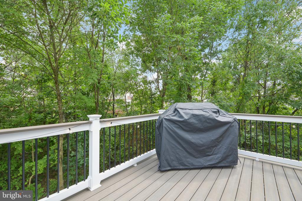 8905 STABLE FOREST PLACE