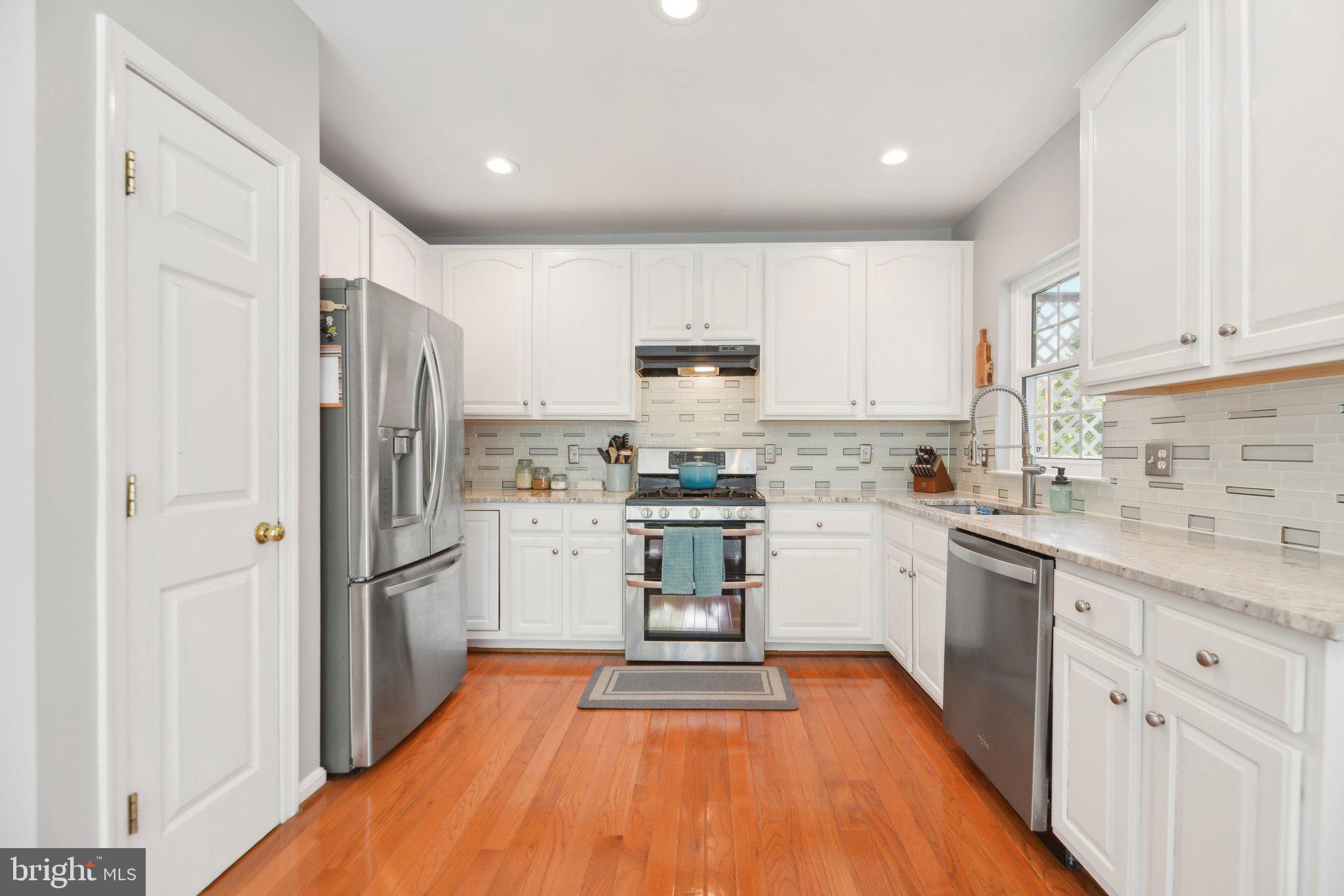 8905 STABLE FOREST PLACE