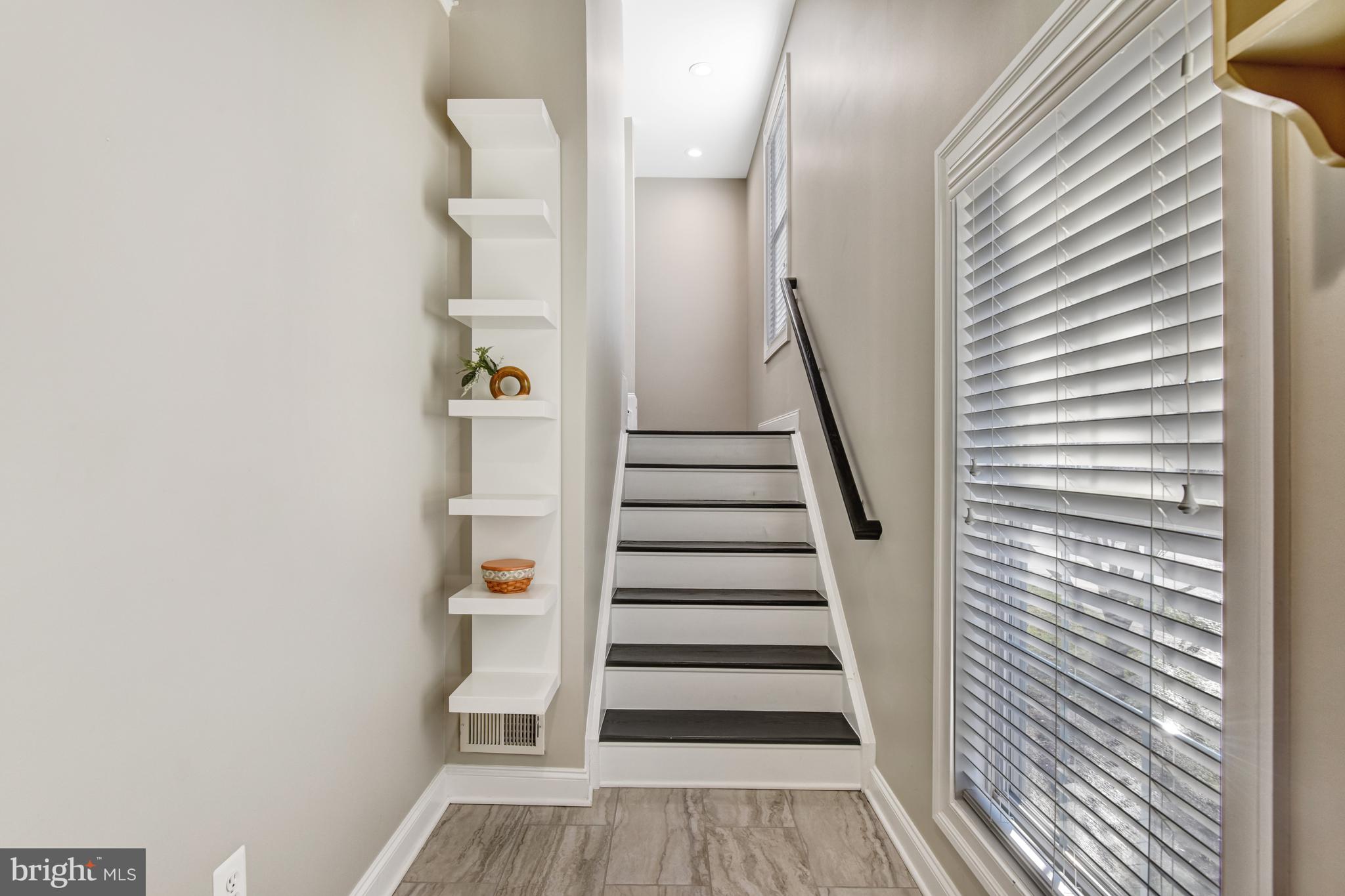 6899 BOOTHE LANE