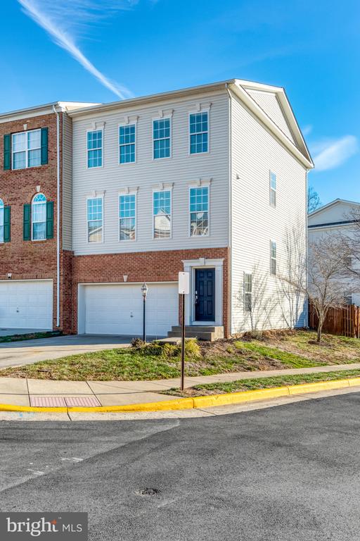 6899 BOOTHE LANE