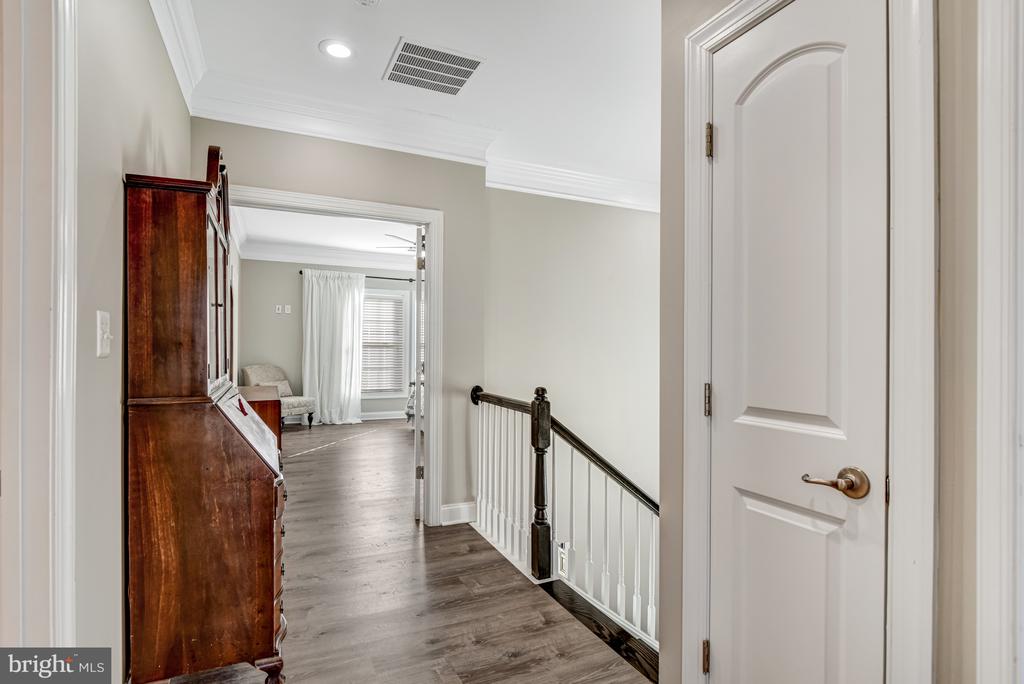 6899 BOOTHE LANE
