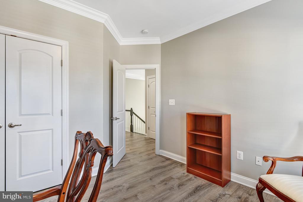 6899 BOOTHE LANE