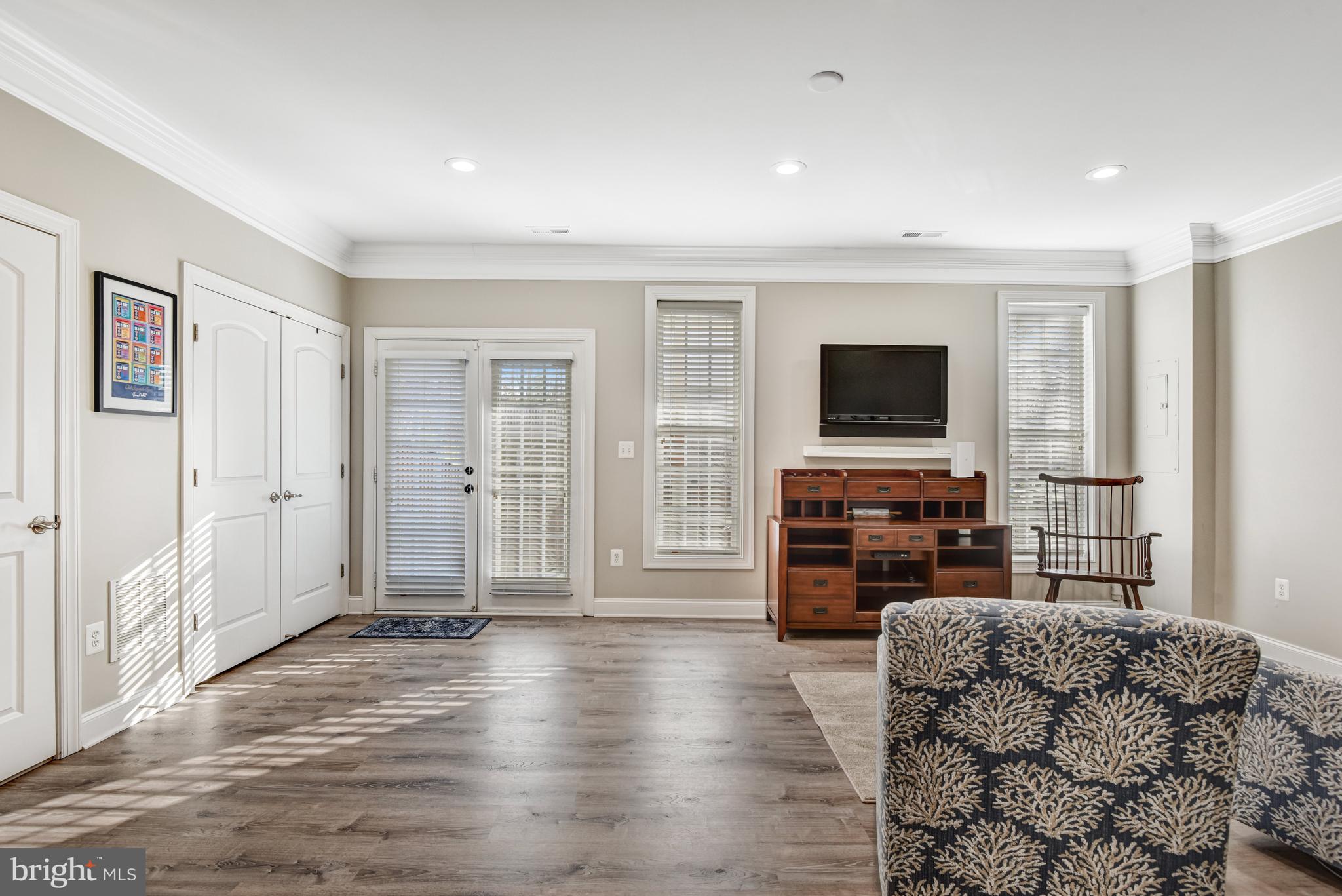 6899 BOOTHE LANE
