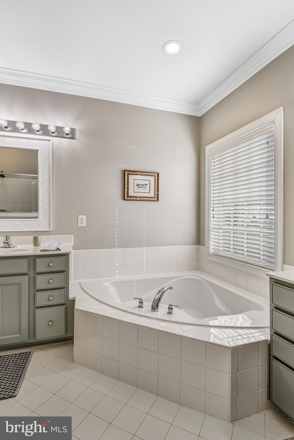 6899 BOOTHE LANE