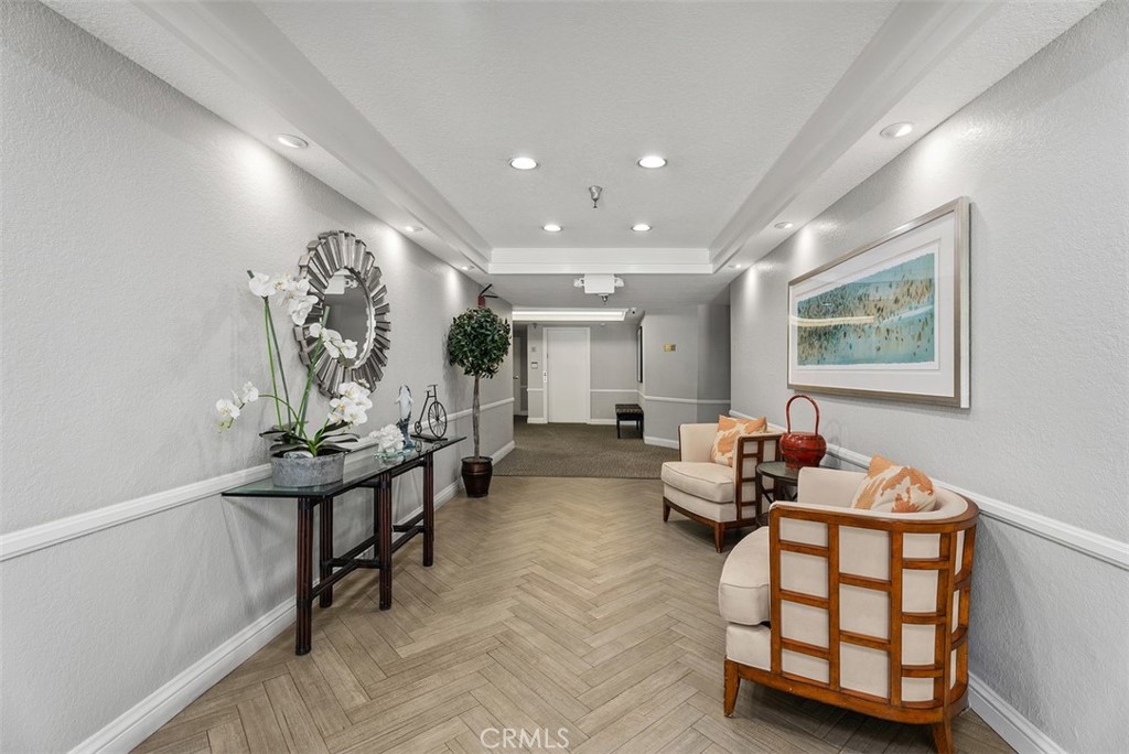 260 Cagney Lane 206