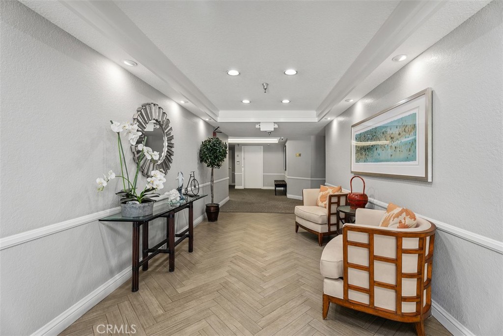 260 Cagney Lane 206