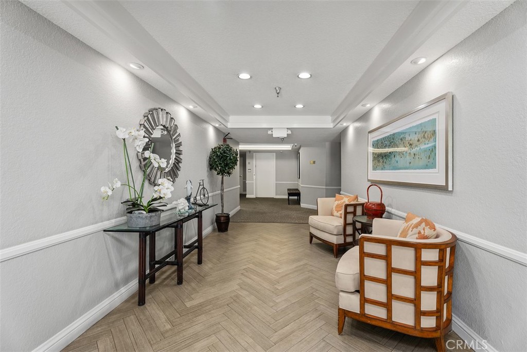 260 Cagney Lane 206