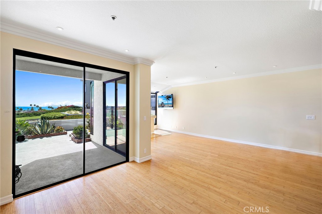 200 Paris Lane 111