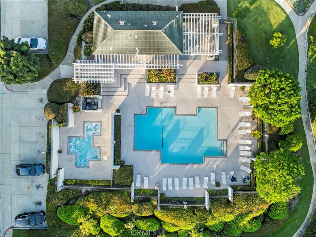 200 Paris Lane 111