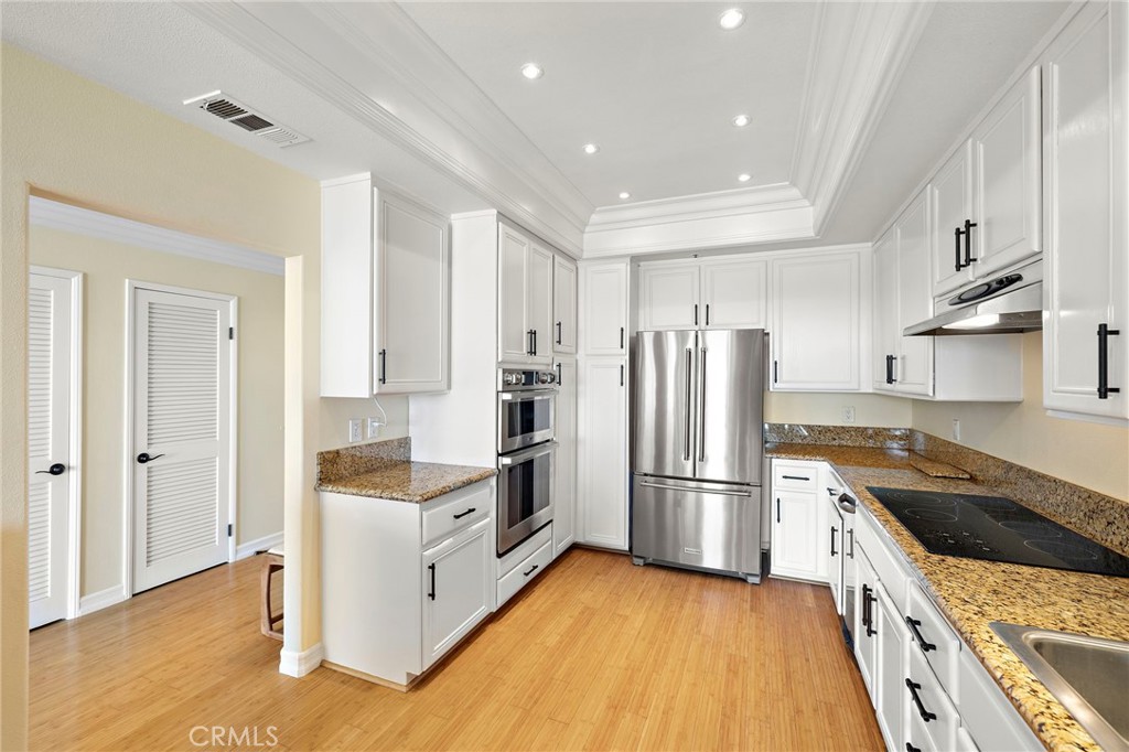 200 Paris Lane 111