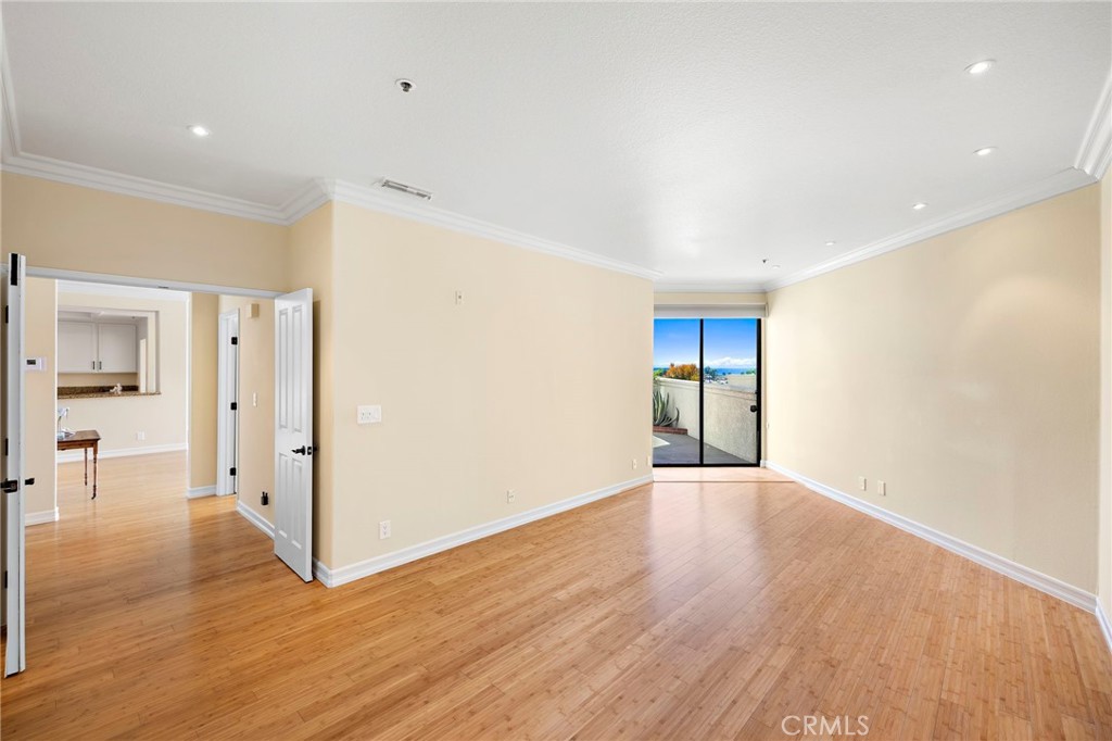 200 Paris Lane 111