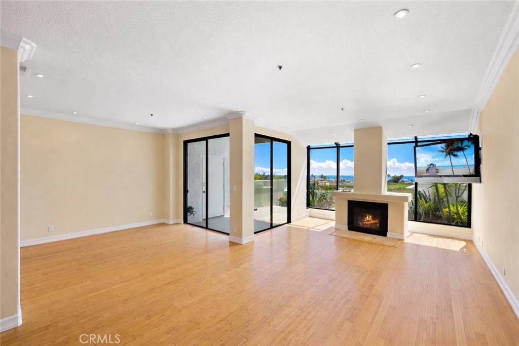 200 Paris Lane 111