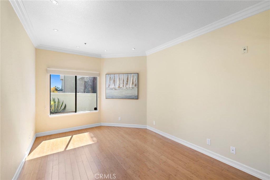 200 Paris Lane 111