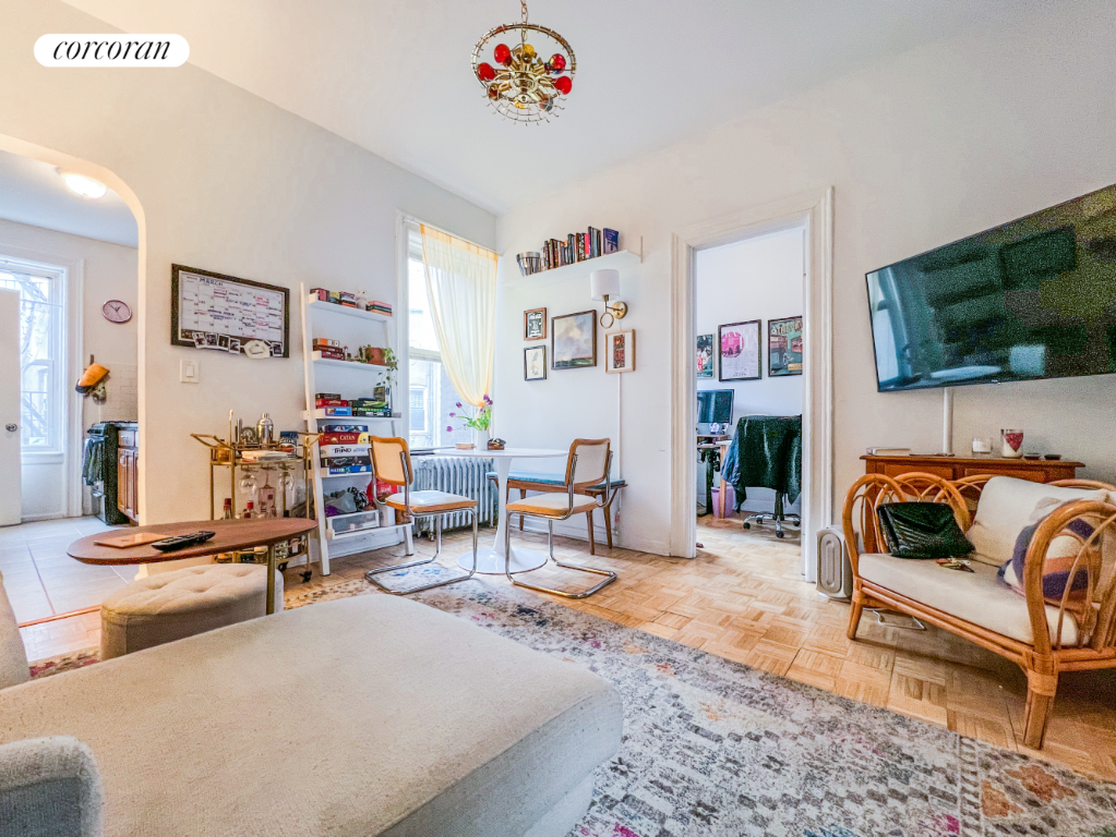 155 NEWTON Street 2R