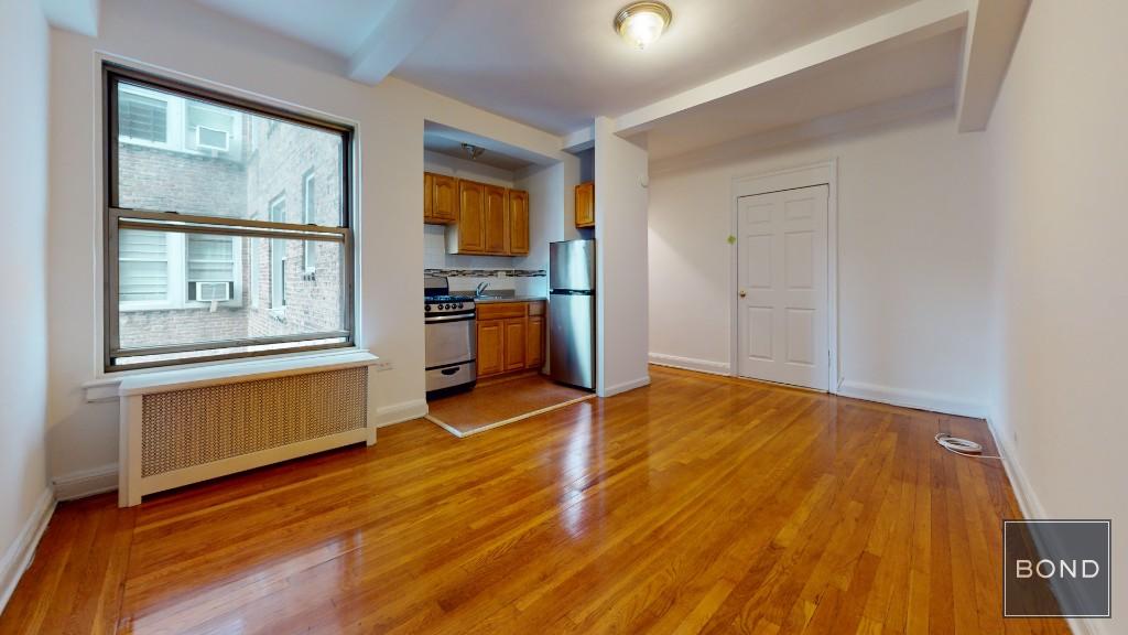 301 E 38th Street 12C