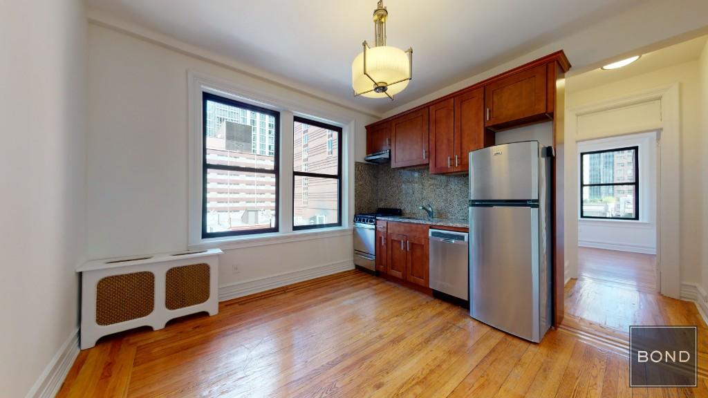 245 W 51st Street 902