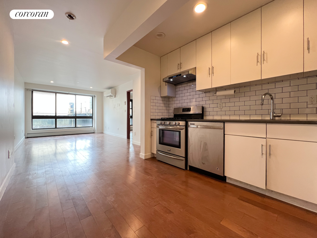 252 BROADWAY 3B