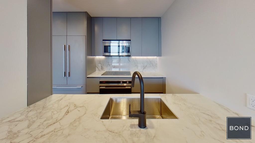 515 E 86th Street 1206