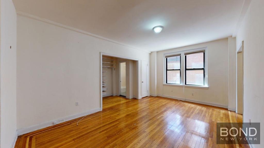 74 W 68th Street 1E