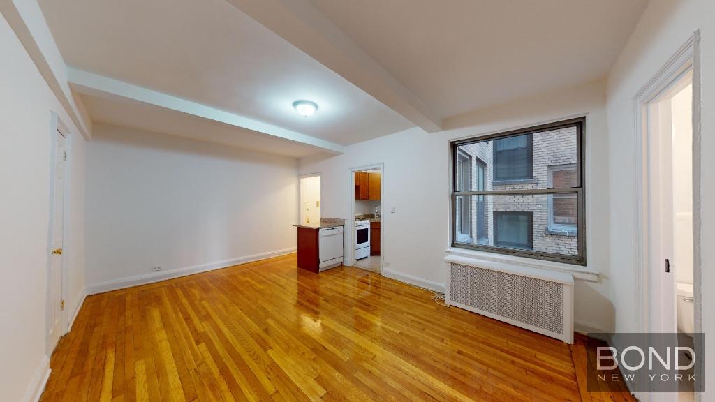 301 E 38th Street 7I