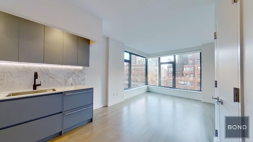 515 E 86th Street 804