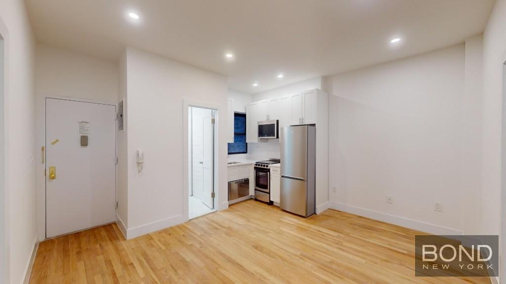 441 W 51st Street 2R