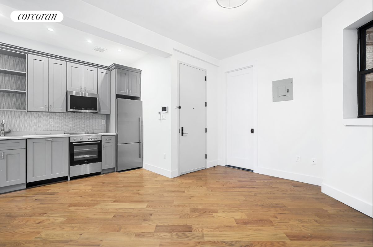 677 VANDERBILT Avenue 4D