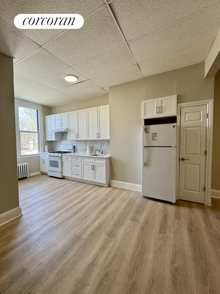 69-17 MYRTLE Avenue 2R