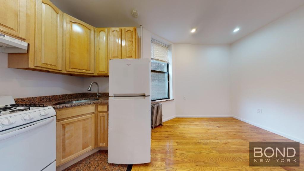 214 E 10th Street 10
