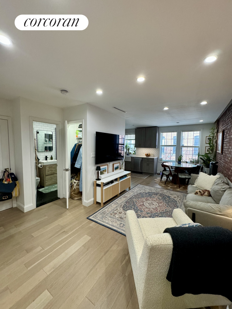 577 LORIMER Street 2