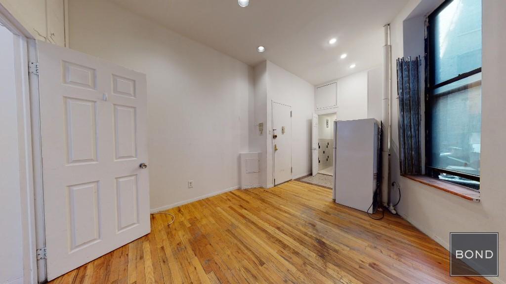 214 E 10th Street 1