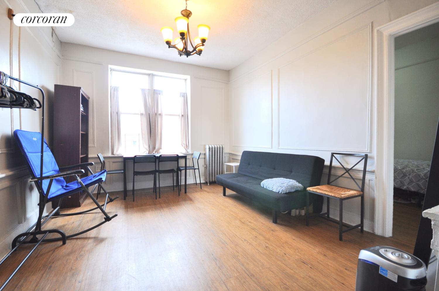 558 EMPIRE Boulevard 2A
