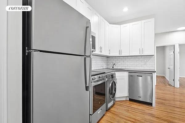 463 10TH Street 2L