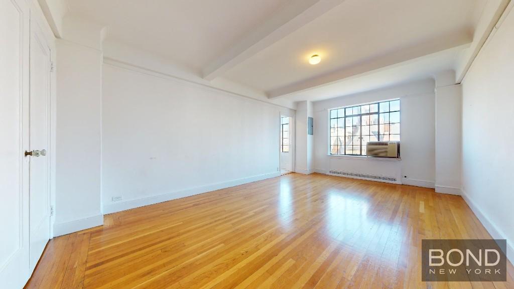 1 Christopher Street 8G