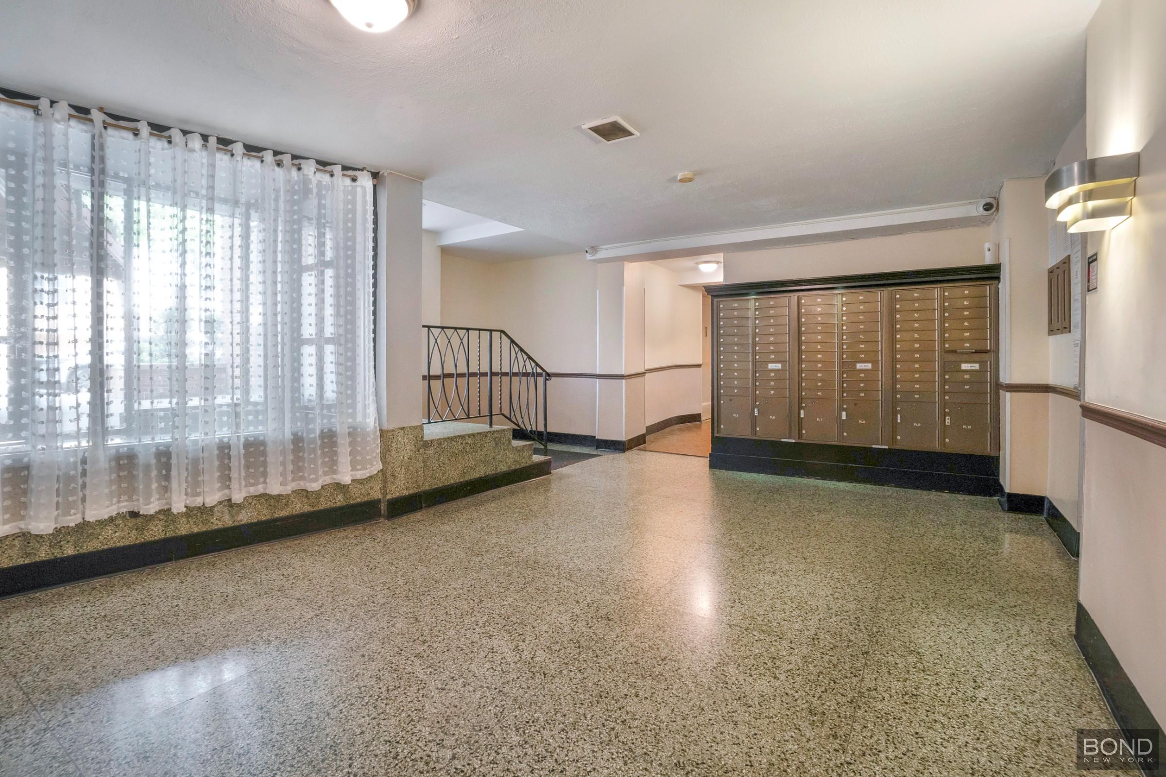 1350 E 5th Street 6L