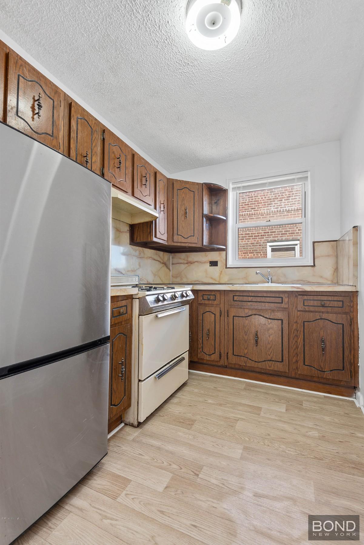 1350 E 5th Street 6L