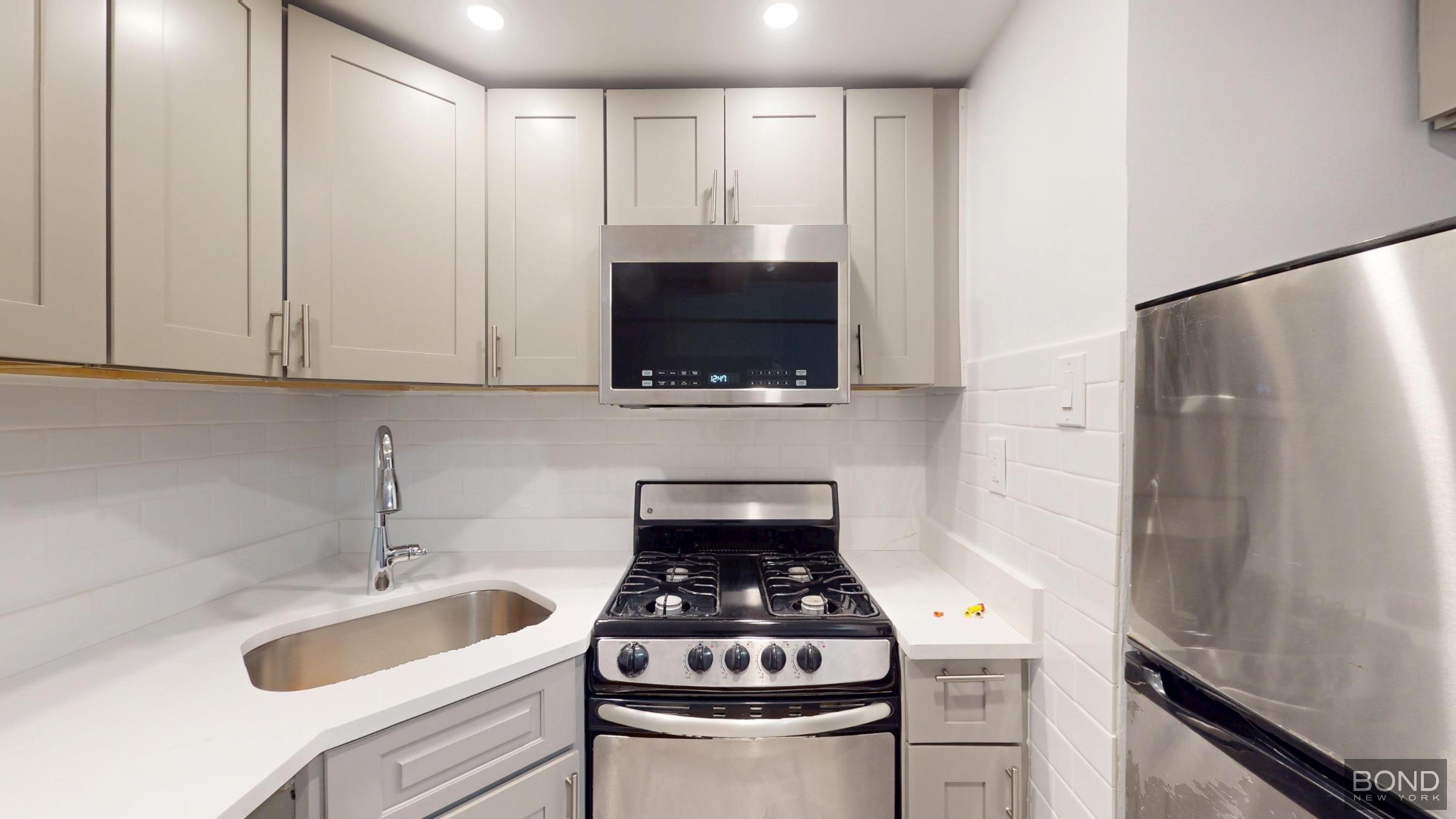 301 E 38th Street 9G