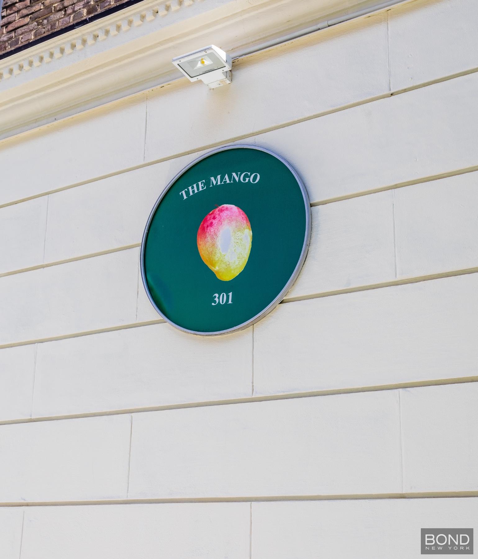 301 E 38th Street 9G