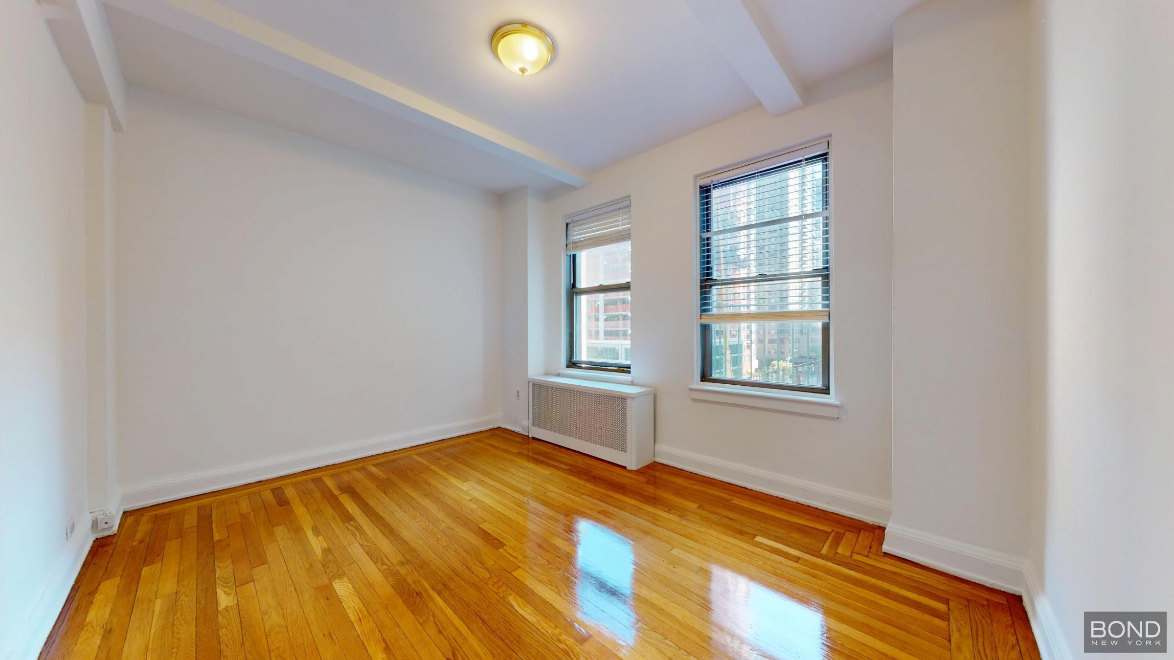 301 E 38th Street 9G