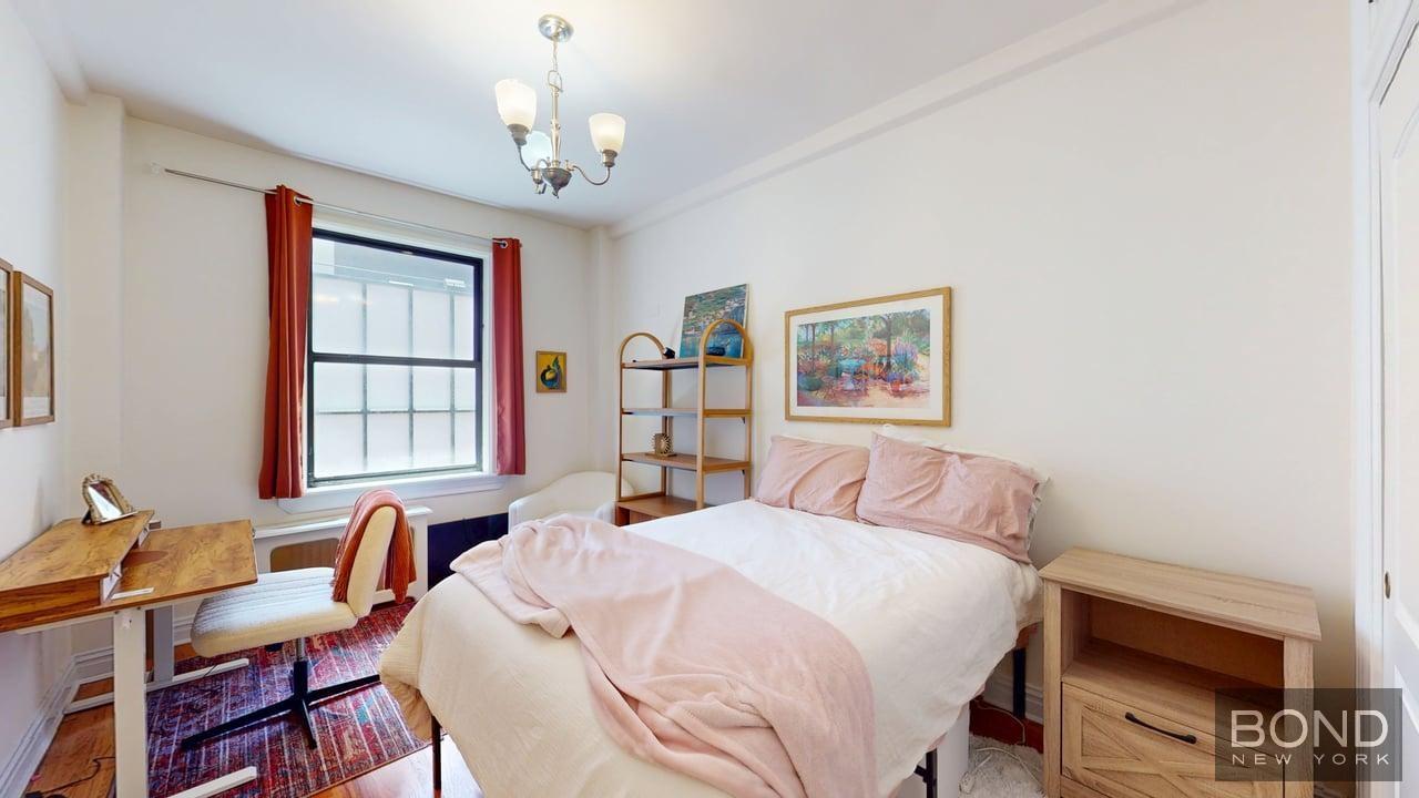 245 W 51st Street 903