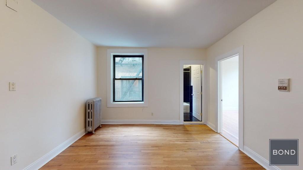 207-209 W 11th Street 4C